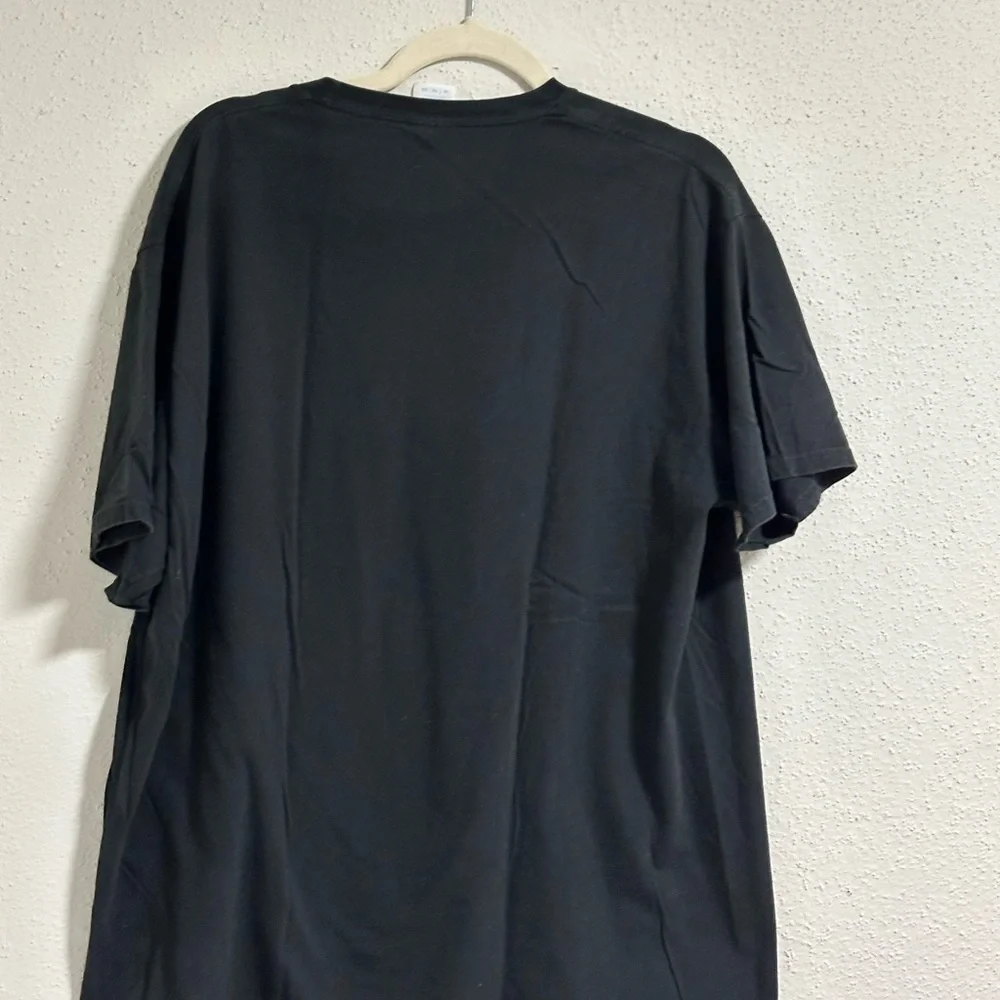 Port and Company unisex extra large black T-shirt with very pretty flower pedals - Picture 7 of 8